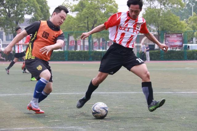 你俩咋回事？福克斯&文班两人G1合计进9球&出现9次失误